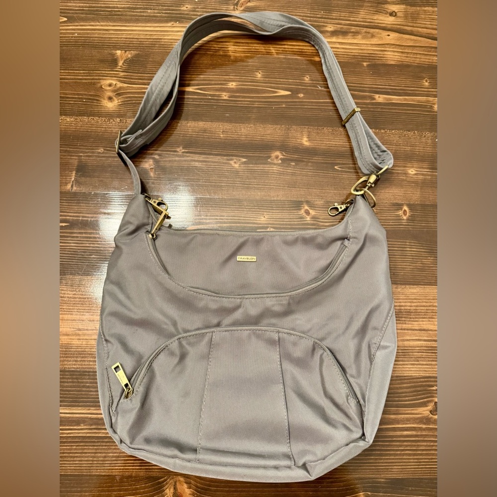 Travelon Anti-Theft RFID Blocking Crossbody‎ in Gray